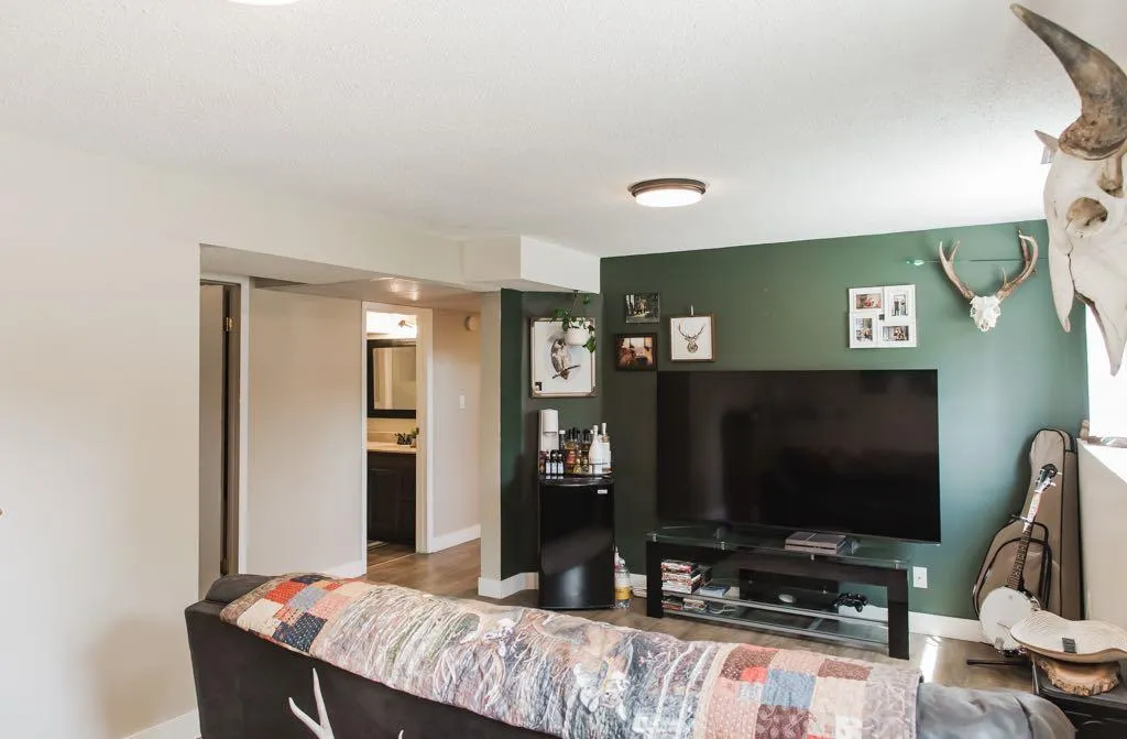 9422 64 Avenue Grande Prairie AB T8W 1B5