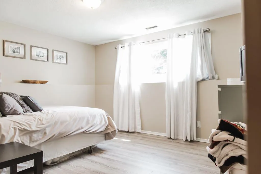 9422 64 Avenue Grande Prairie AB T8W 1B5