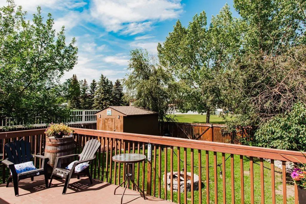 9422 64 Avenue Grande Prairie AB T8W 1B5