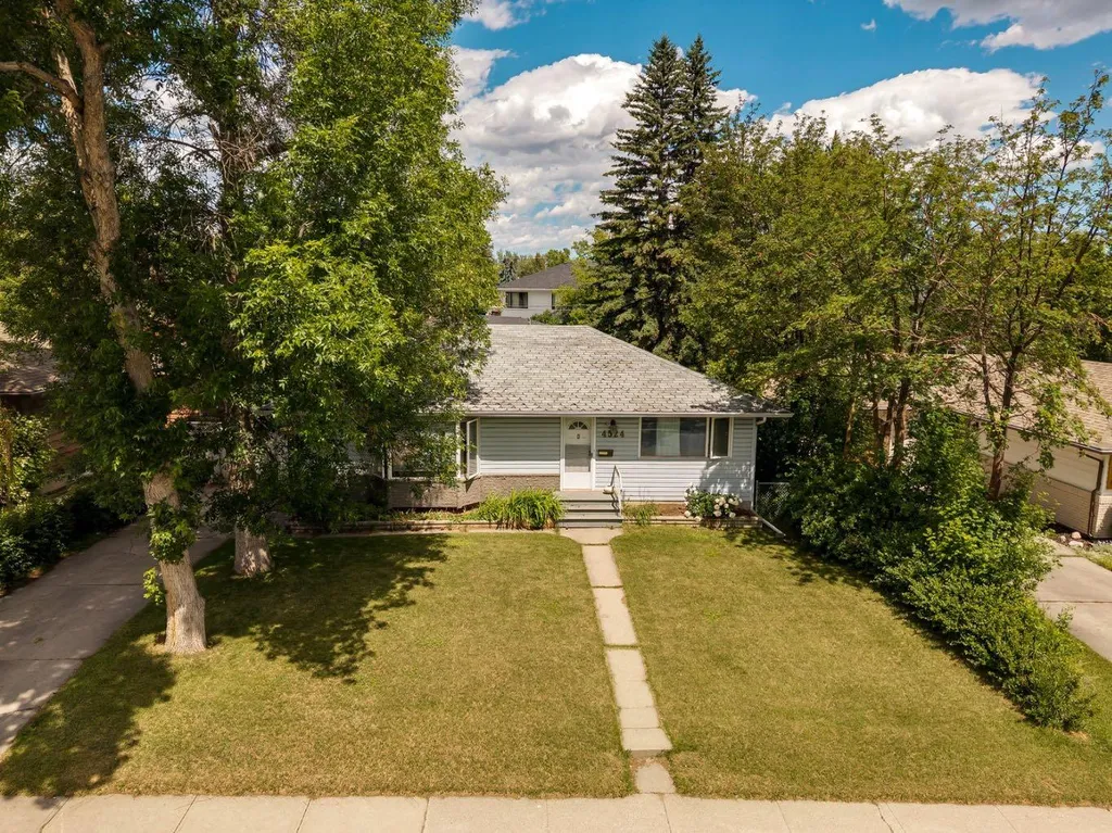4524 26 Avenue SW Calgary AB T3E 0P9