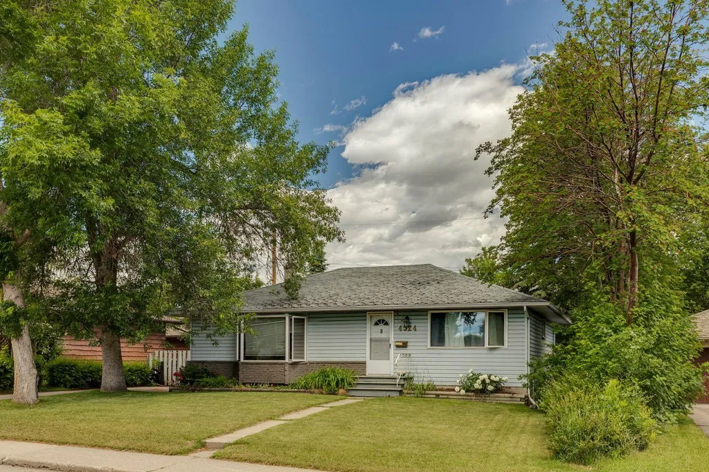 4524 26 Avenue SW Calgary AB T3E 0P9
