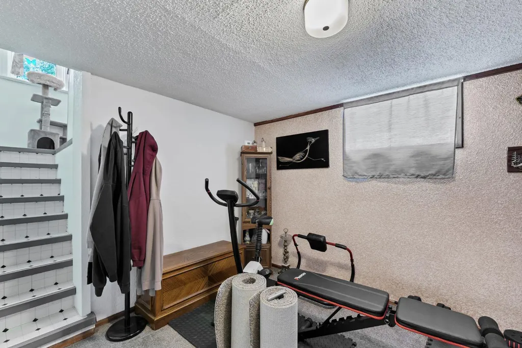 162 2 Street NE Medicine Hat AB T1A5K9