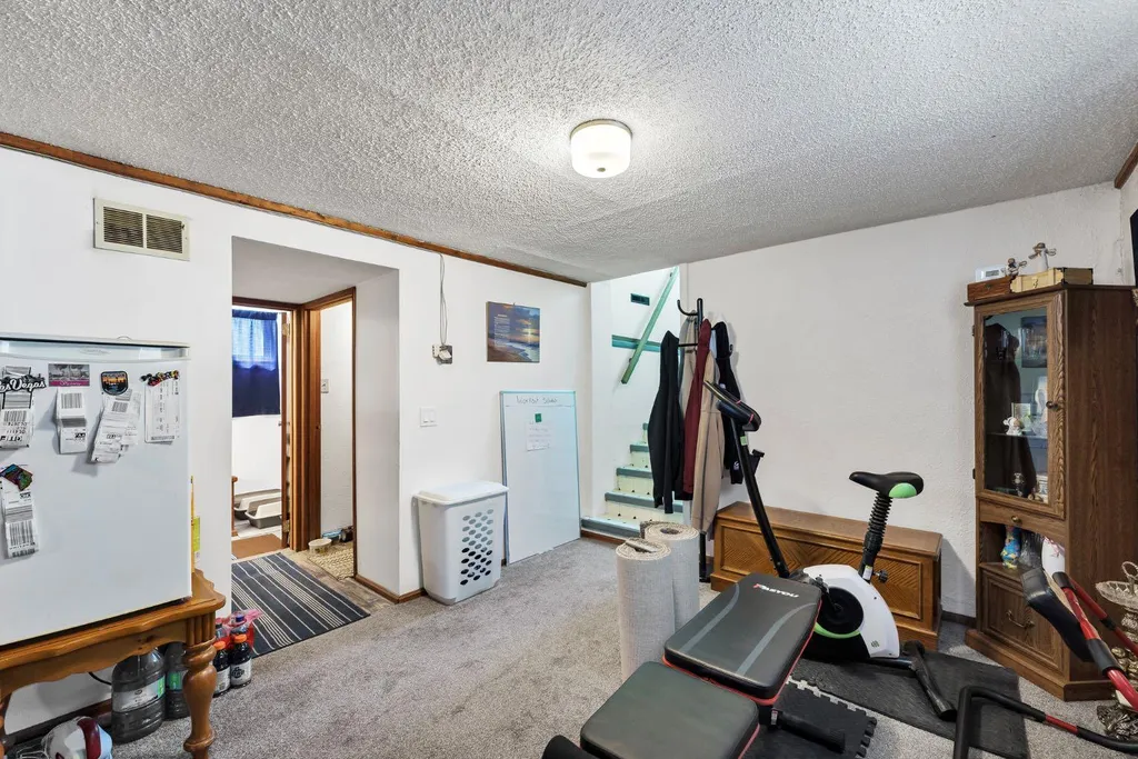 162 2 Street NE Medicine Hat AB T1A5K9