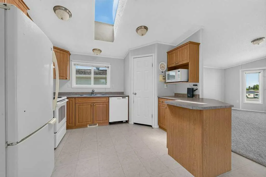206 2 Avenue SE Diamond Valley AB T0L 0H0