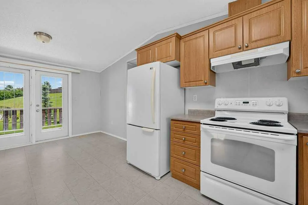 206 2 Avenue SE Diamond Valley AB T0L 0H0