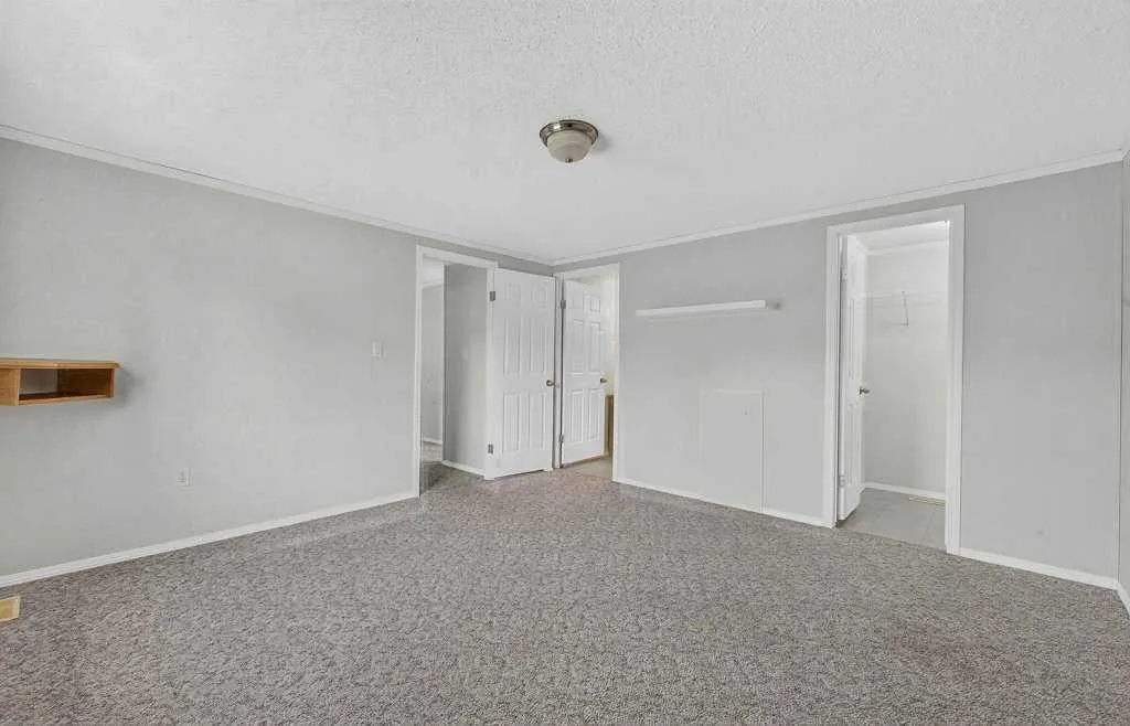 206 2 Avenue SE Diamond Valley AB T0L 0H0