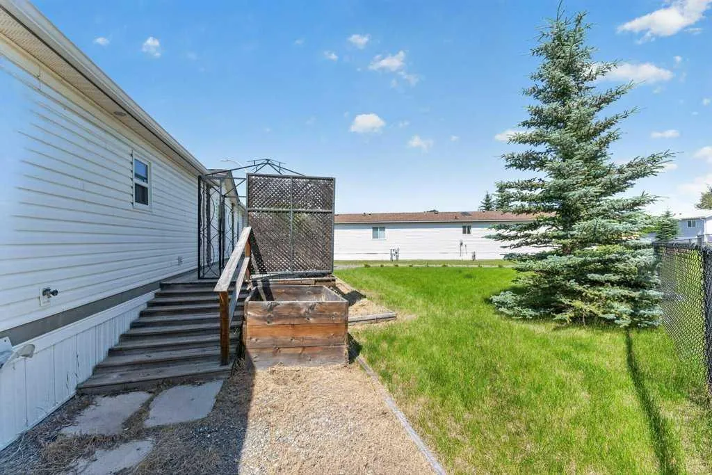 206 2 Avenue SE Diamond Valley AB T0L 0H0