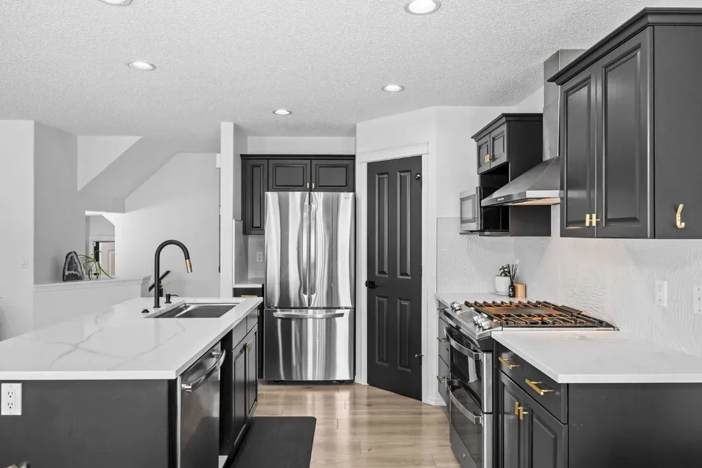 164 Silverado Range Close SW Calgary AB T2X 0C2