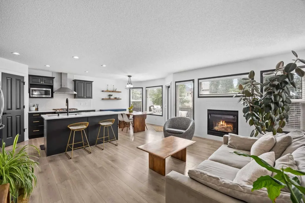 164 Silverado Range Close SW Calgary AB T2X 0C2
