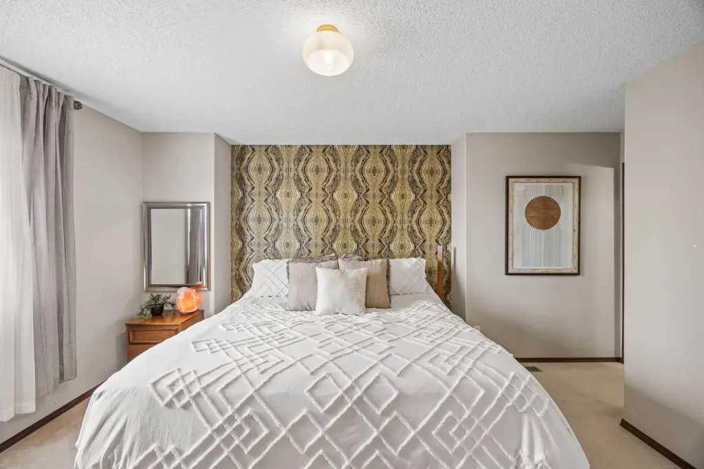 164 Silverado Range Close SW Calgary AB T2X 0C2