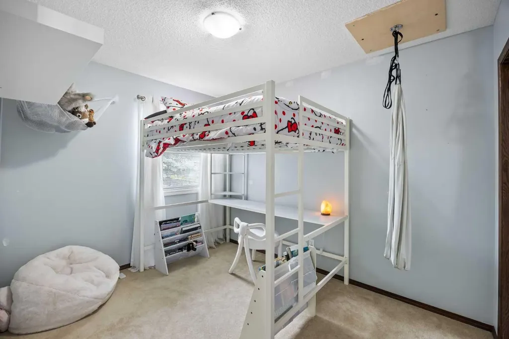 164 Silverado Range Close SW Calgary AB T2X 0C2