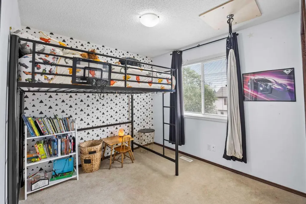 164 Silverado Range Close SW Calgary AB T2X 0C2