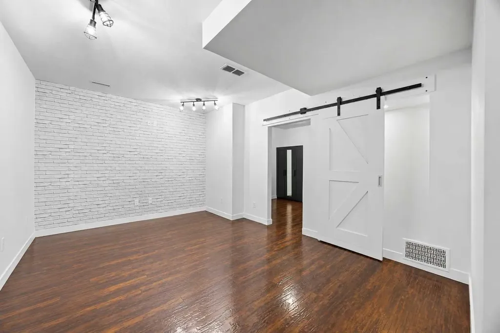 164 Silverado Range Close SW Calgary AB T2X 0C2