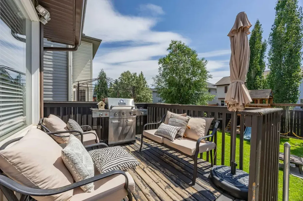 164 Silverado Range Close SW Calgary AB T2X 0C2