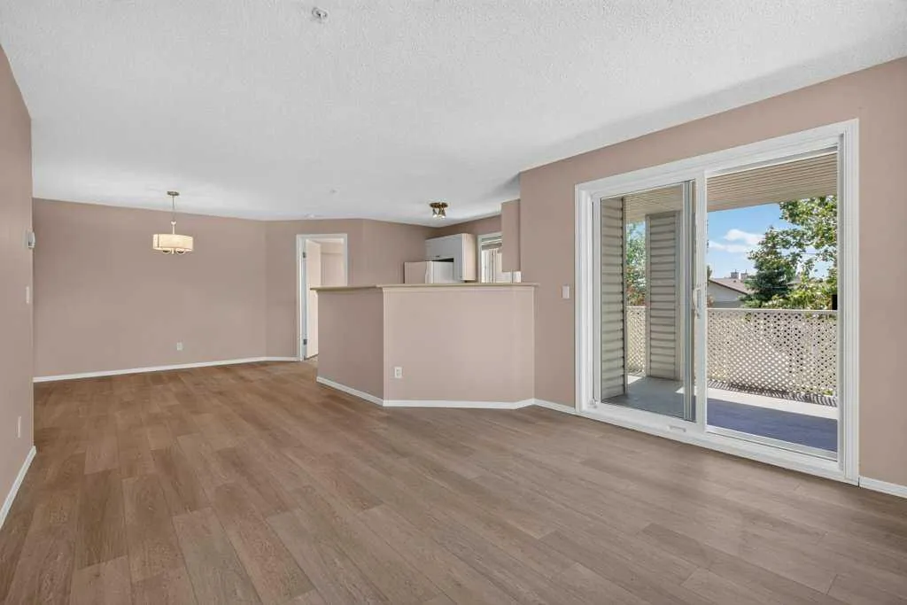 604 8 Street SW Airdrie AB T4B2W4