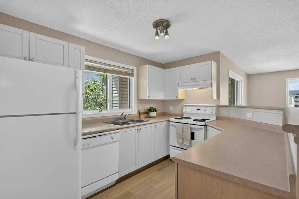 604 8 Street SW Airdrie AB T4B2W4