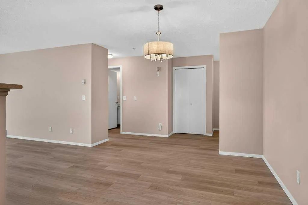 604 8 Street SW Airdrie AB T4B2W4