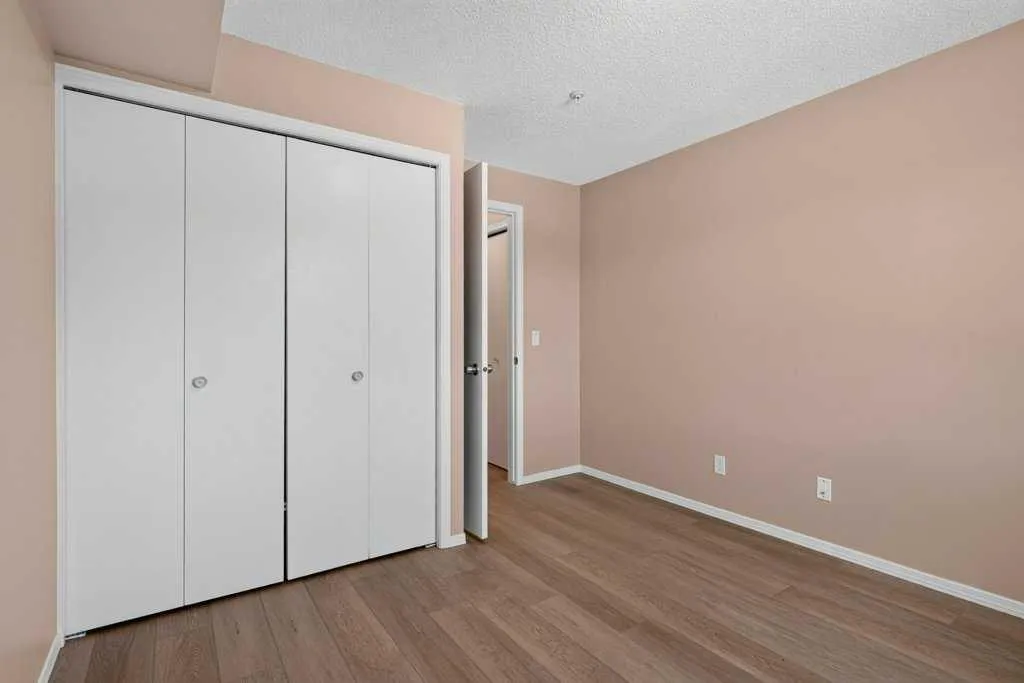 604 8 Street SW Airdrie AB T4B2W4