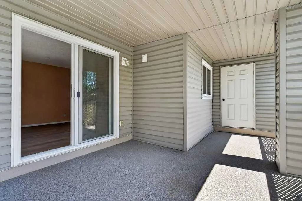 604 8 Street SW Airdrie AB T4B2W4