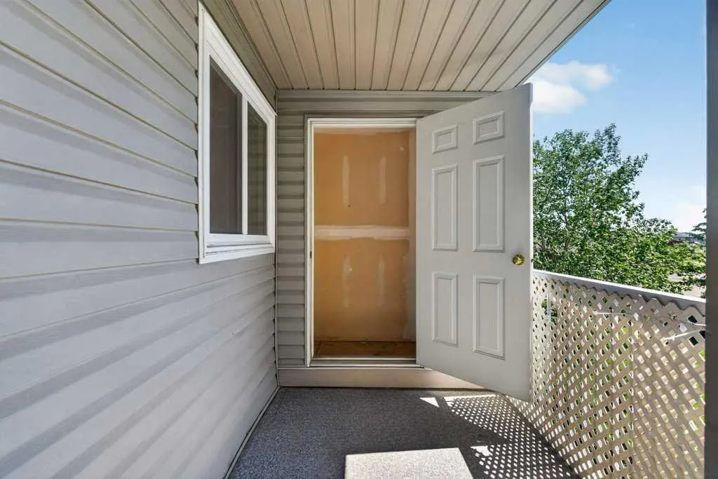 604 8 Street SW Airdrie AB T4B2W4