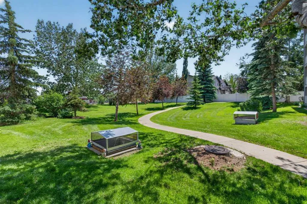 604 8 Street SW Airdrie AB T4B2W4