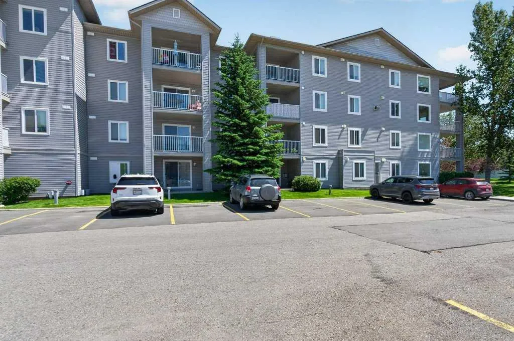 604 8 Street SW Airdrie AB T4B2W4