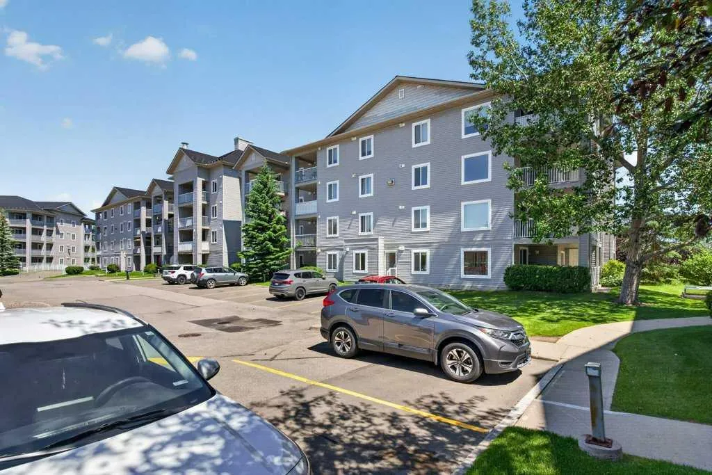 604 8 Street SW Airdrie AB T4B2W4