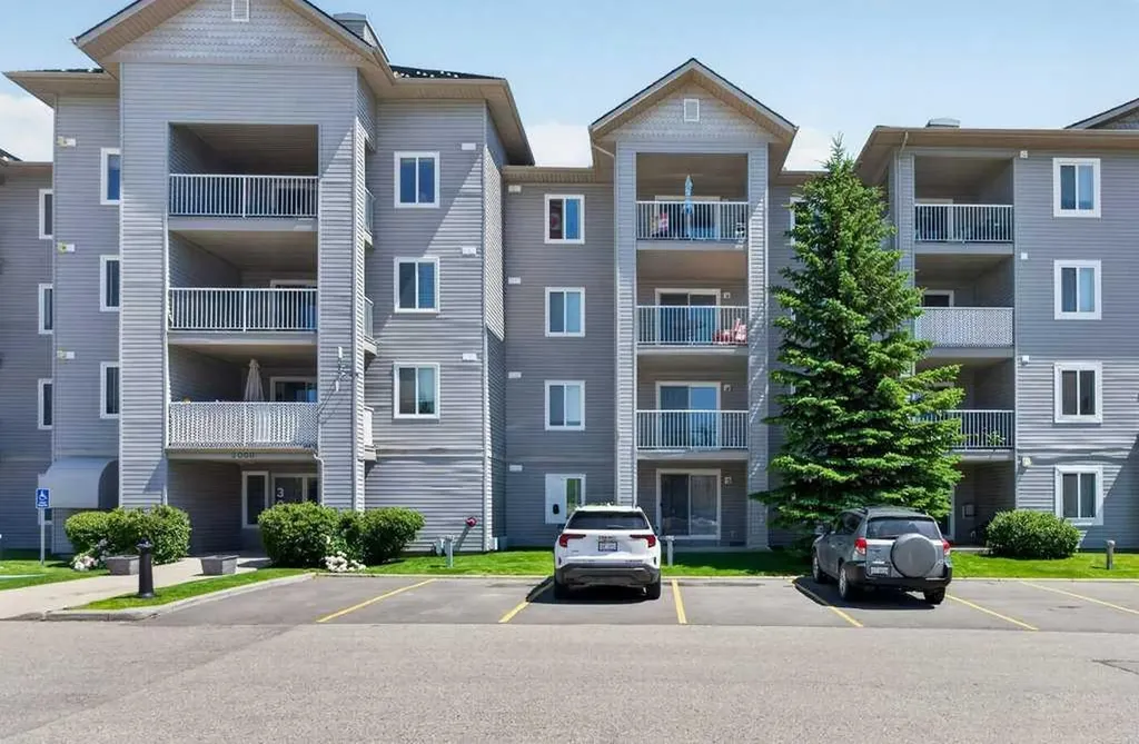 604 8 Street SW Airdrie AB T4B2W4