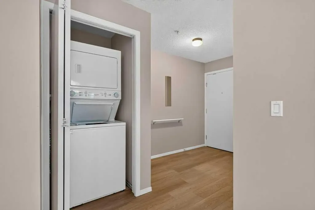 604 8 Street SW Airdrie AB T4B2W4