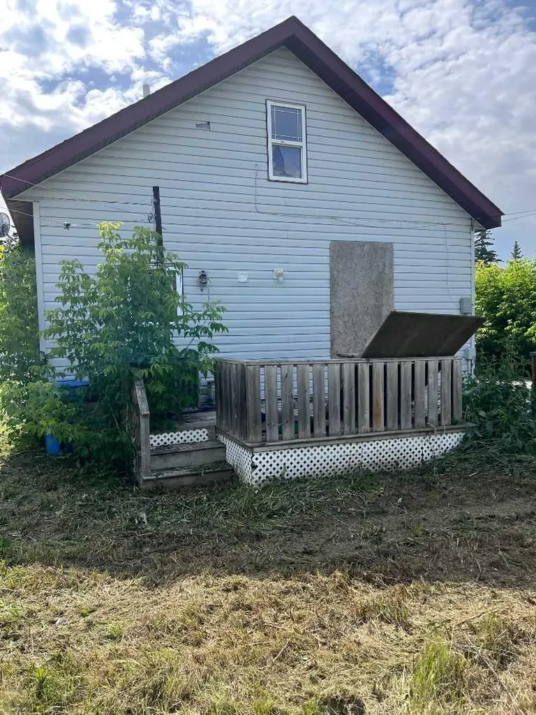 806 3 Avenue Beaverlodge AB T0H 0C0
