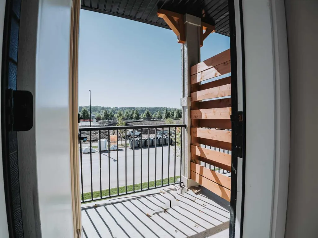 156 Park Street Cochrane AB T4C 2B8