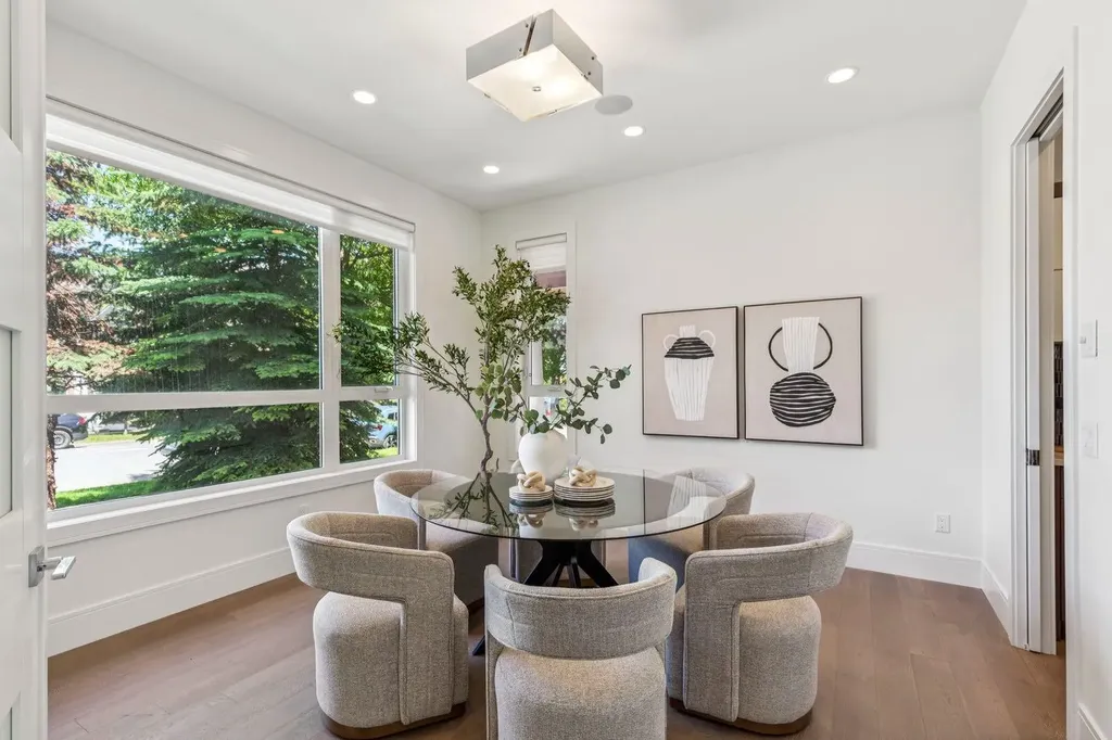 2221 7 Avenue NW Calgary AB T2N 0X9