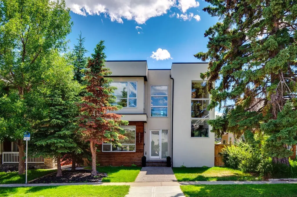 2221 7 Avenue NW Calgary AB T2N 0X9