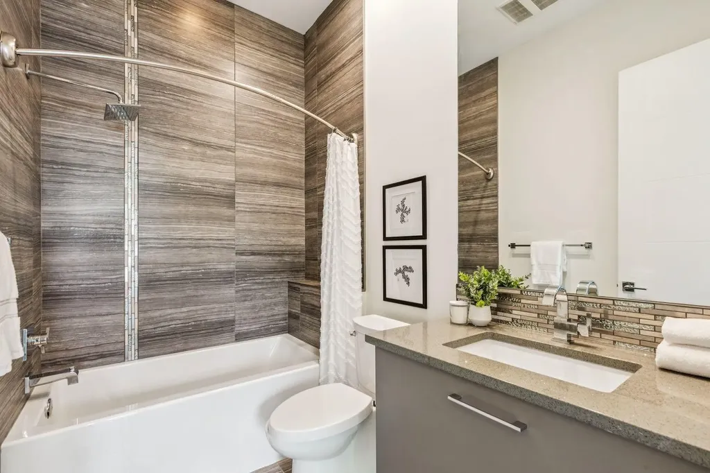 2221 7 Avenue NW Calgary AB T2N 0X9