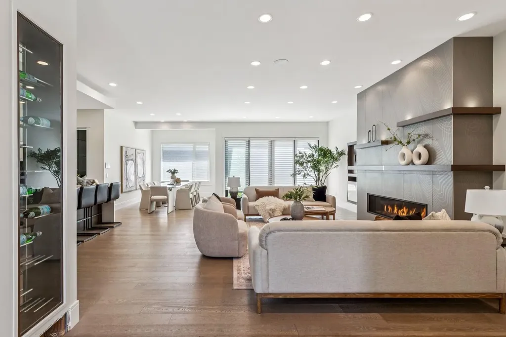 2221 7 Avenue NW Calgary AB T2N 0X9