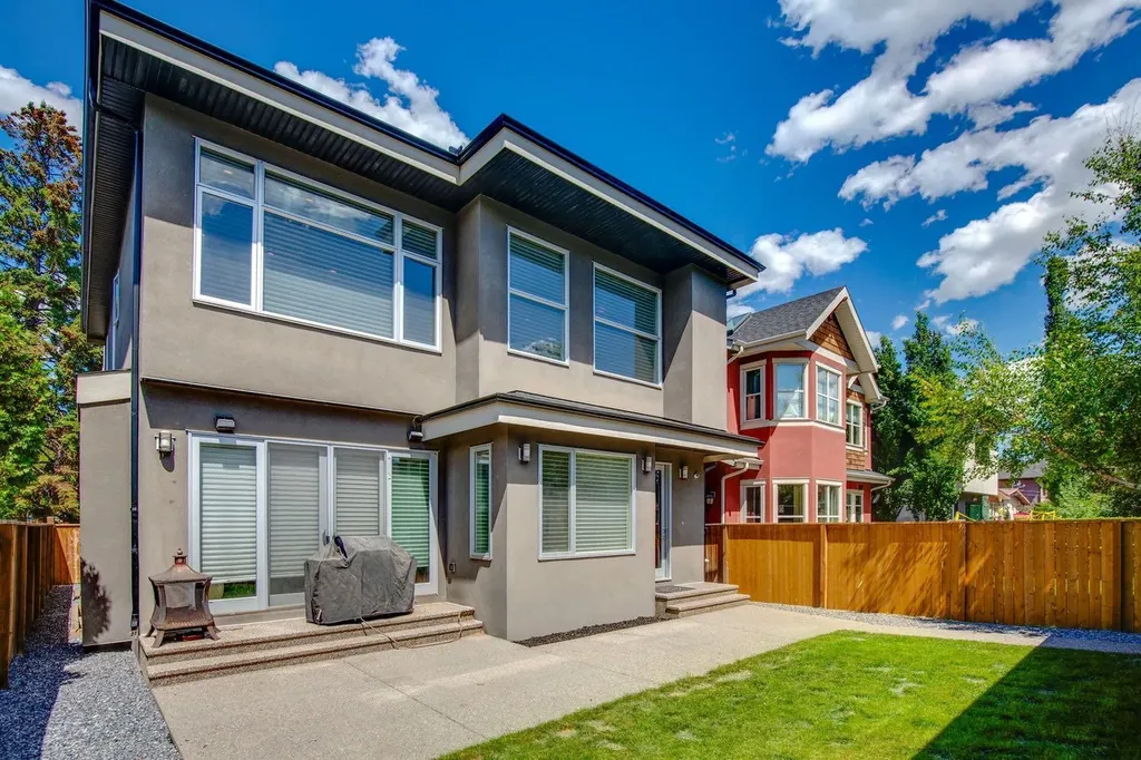 2221 7 Avenue NW Calgary AB T2N 0X9