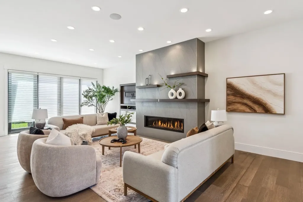 2221 7 Avenue NW Calgary AB T2N 0X9