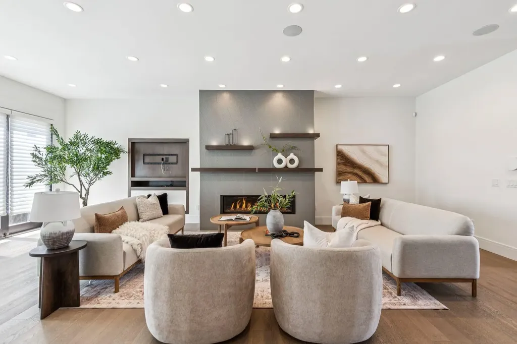 2221 7 Avenue NW Calgary AB T2N 0X9