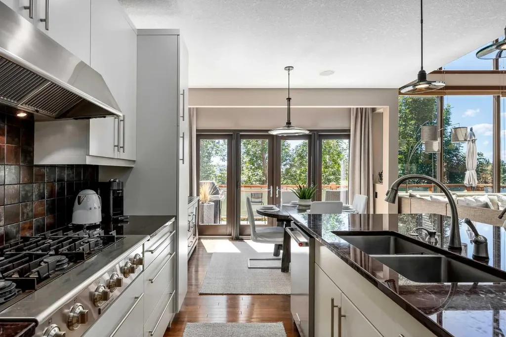 156 Everoak Close SW Calgary AB T2Y 0C2