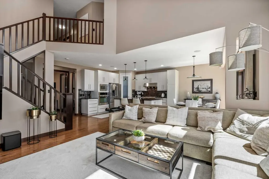 156 Everoak Close SW Calgary AB T2Y 0C2