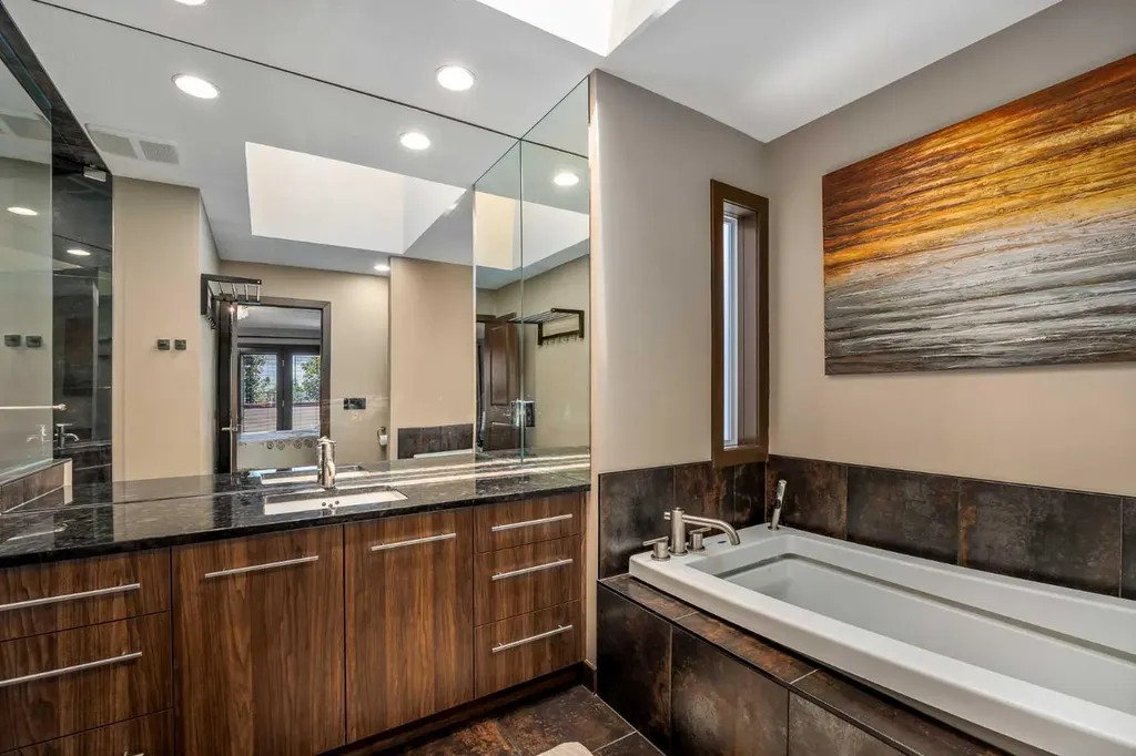 156 Everoak Close SW Calgary AB T2Y 0C2