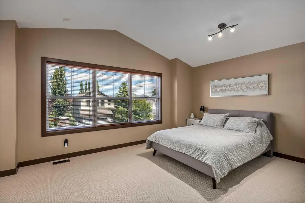 156 Everoak Close SW Calgary AB T2Y 0C2