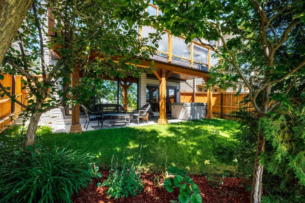 156 Everoak Close SW Calgary AB T2Y 0C2