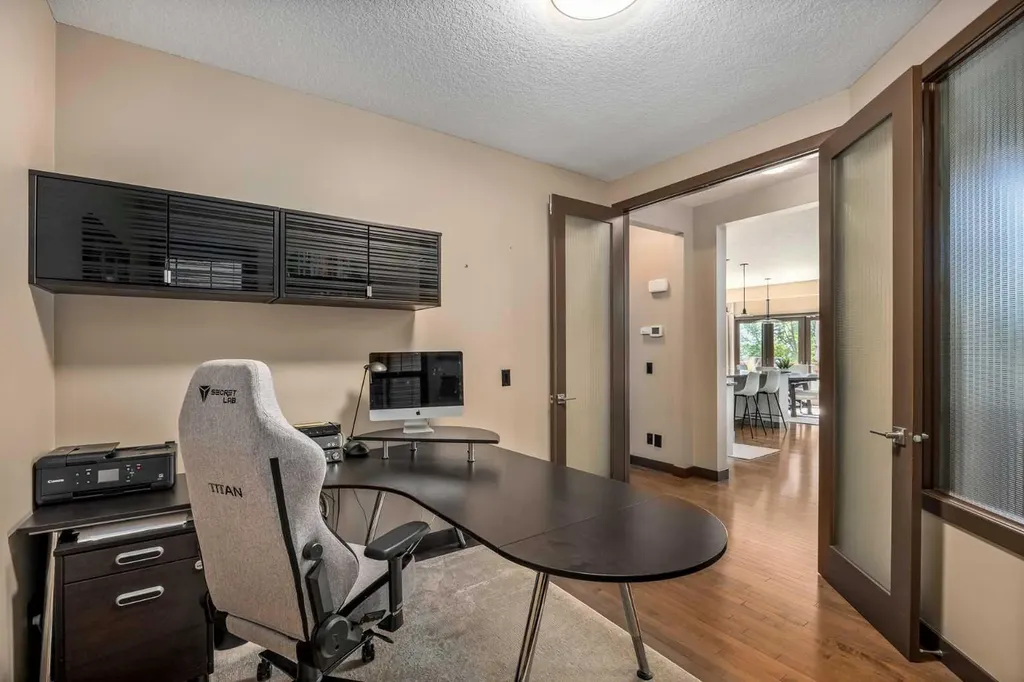 156 Everoak Close SW Calgary AB T2Y 0C2