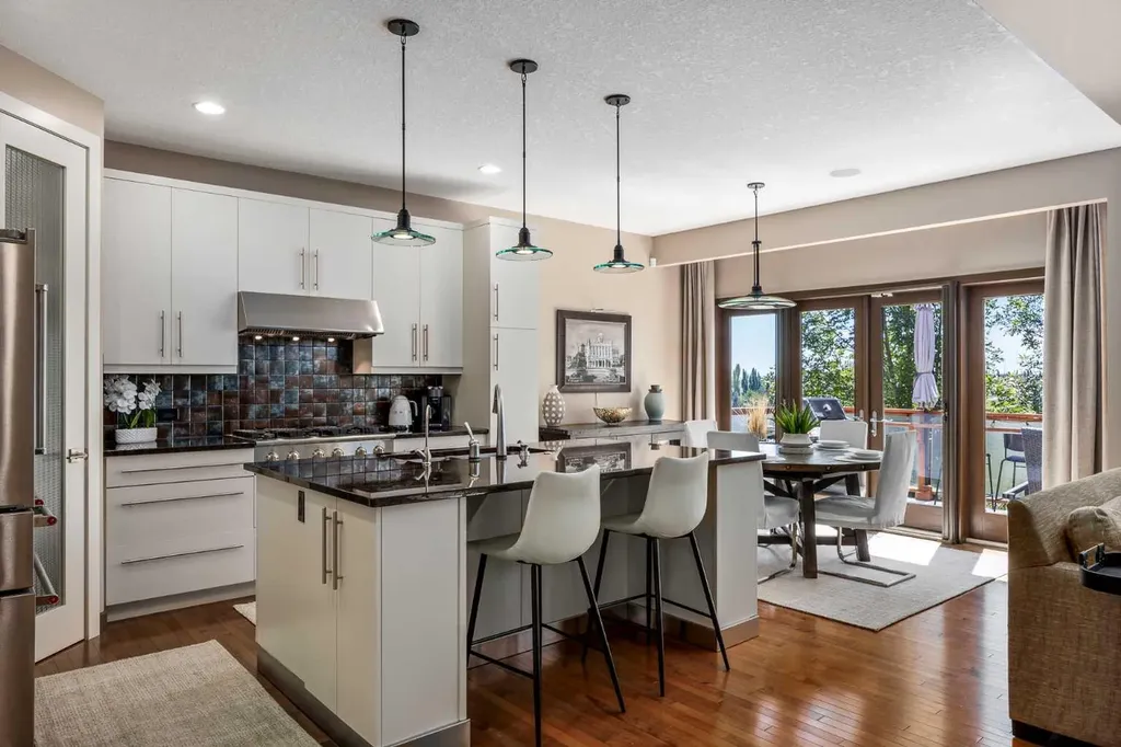 156 Everoak Close SW Calgary AB T2Y 0C2