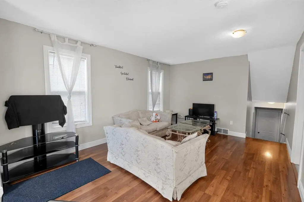 8606 102a Avenue Grande Prairie AB T8X0B5