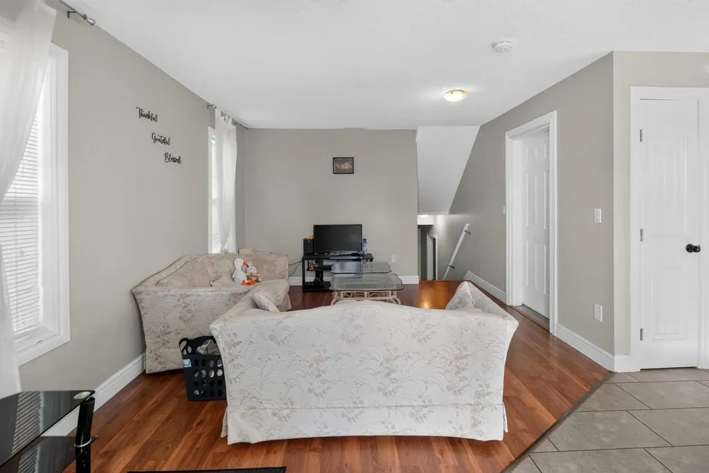 8606 102a Avenue Grande Prairie AB T8X0B5