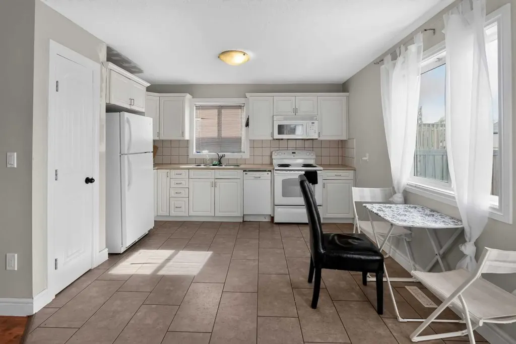 8606 102a Avenue Grande Prairie AB T8X0B5