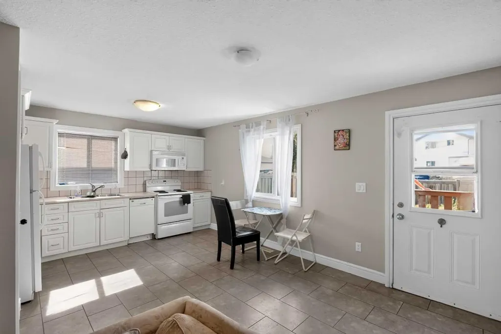 8606 102a Avenue Grande Prairie AB T8X0B5
