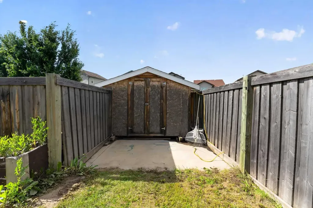 8606 102a Avenue Grande Prairie AB T8X0B5